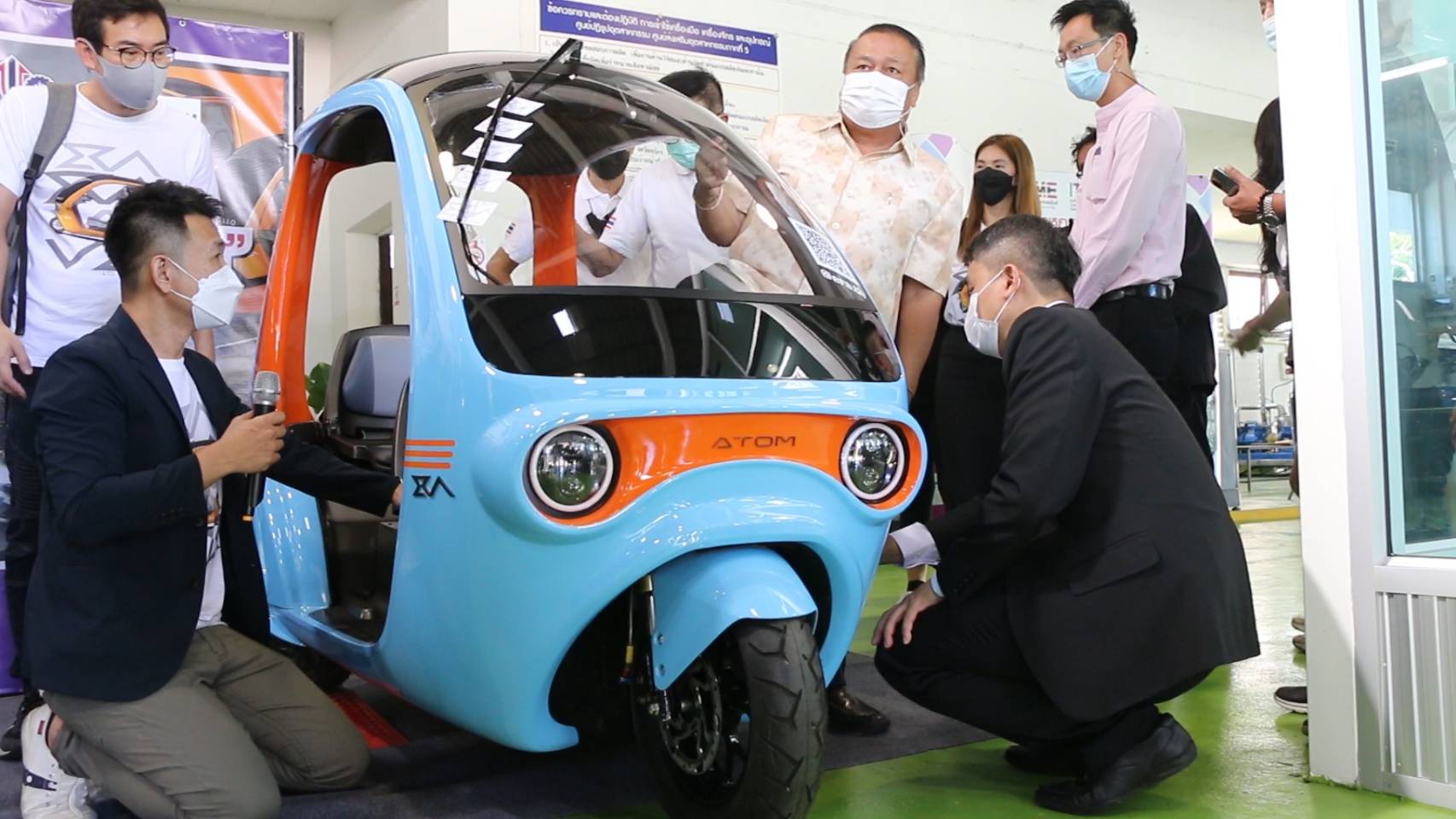 ATOM electric tricycle